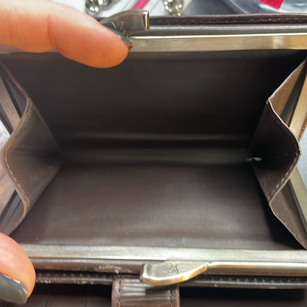 Louis Vuitton Epi Kisslock Brown Wallet - Picture 5 of 10
